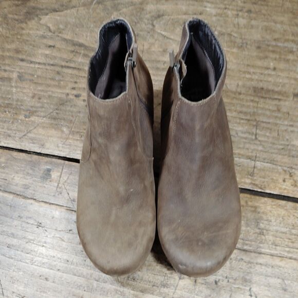 Dansko Lizanne Boots 40 / 9.5 10 Boots Shoes Brown Leather Side Zip Booties Clog - Picture 3 of 15